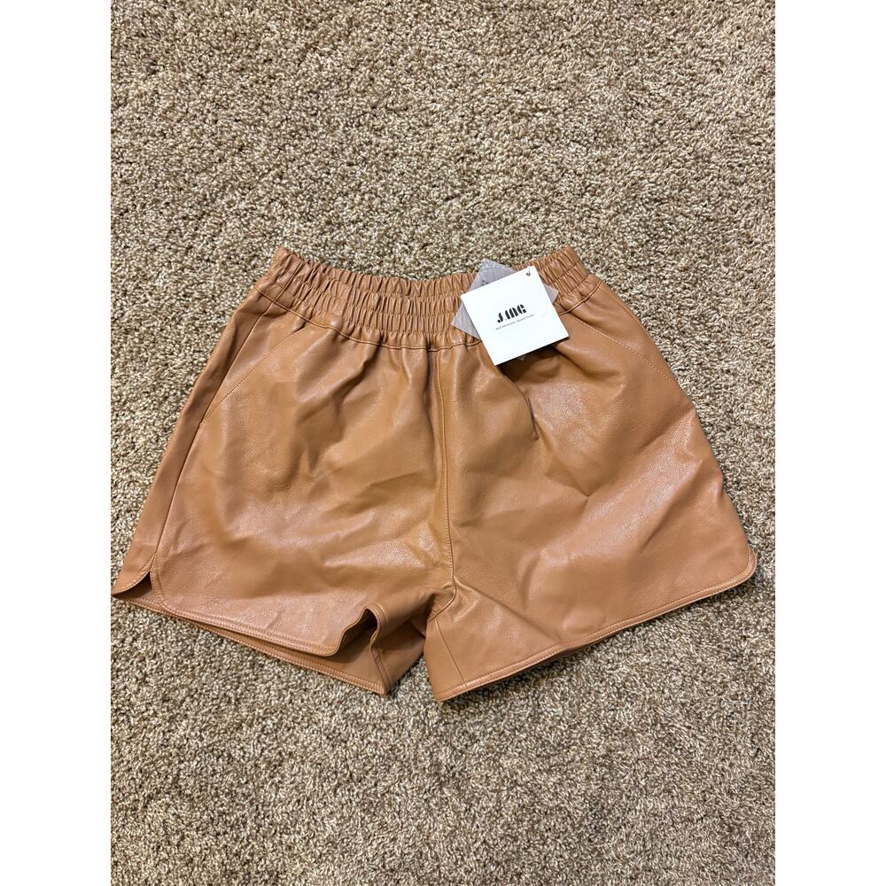 NWT J.Ing Camel Faux Leather Elastic Waist Shorts Womens Size Small